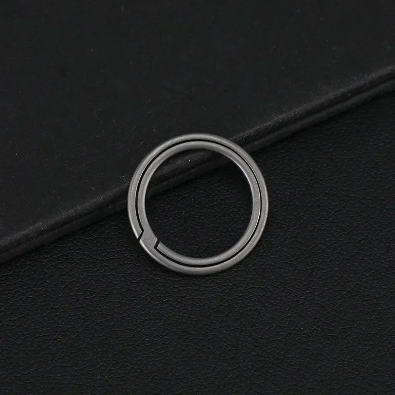 1 piece new style titanium key ring ultra light key chain buckle pendant for men creative gift men's car key chain outdoor tools