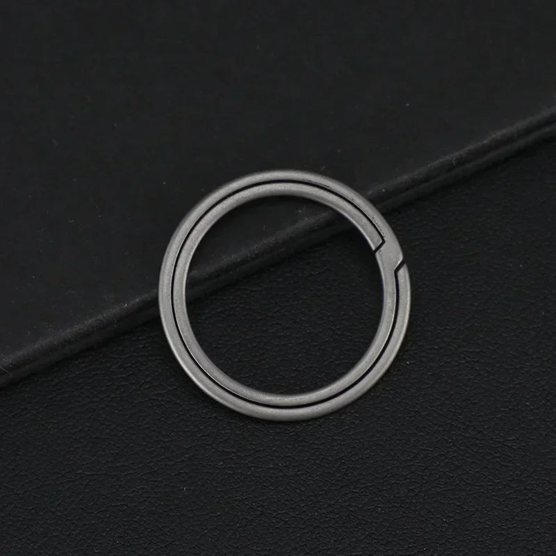 1 piece new style titanium key ring ultra light key chain buckle pendant for men creative gift men's car key chain outdoor tools